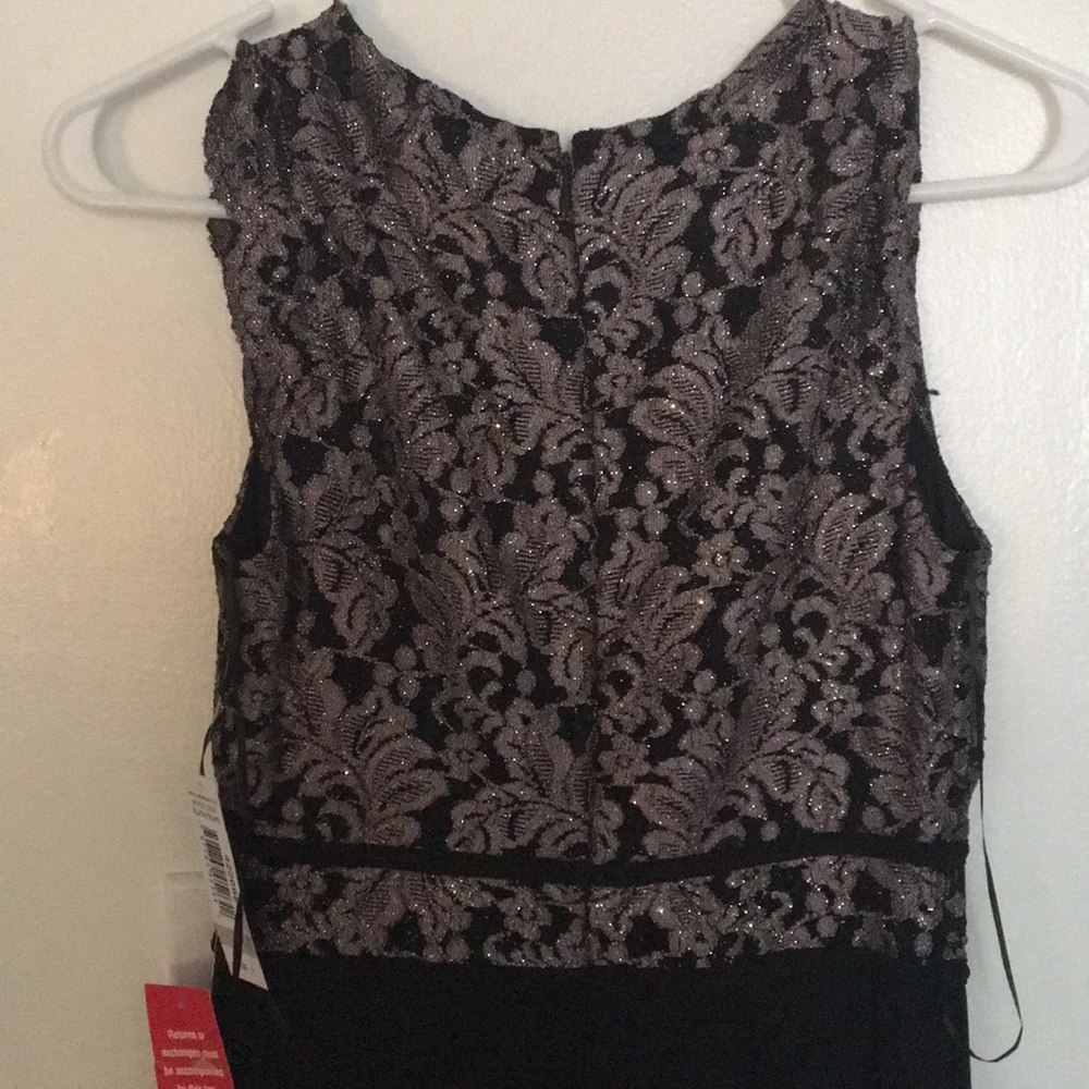 Didn’t fit when it came time to wear it. - Picture 3 of 3